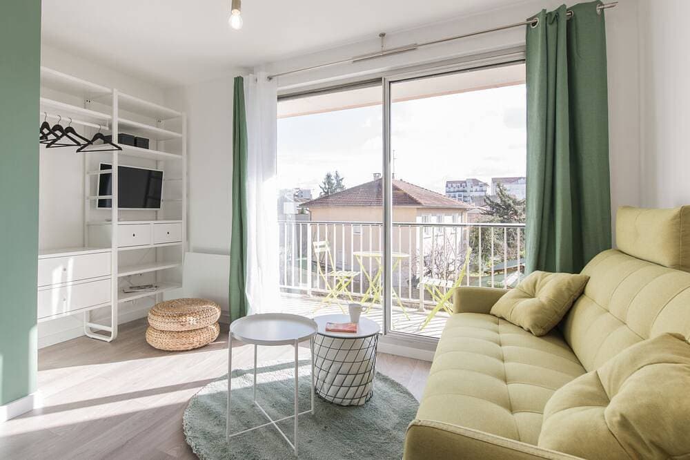 Foto 8 von 30: \"Green Cosy\", Doua / Insa / Cesi, balcony, garage available, work space