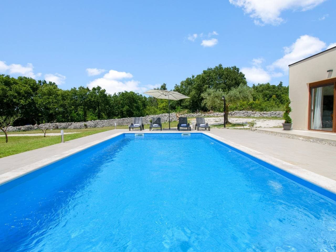 Foto 5 von 48: Villa Deni