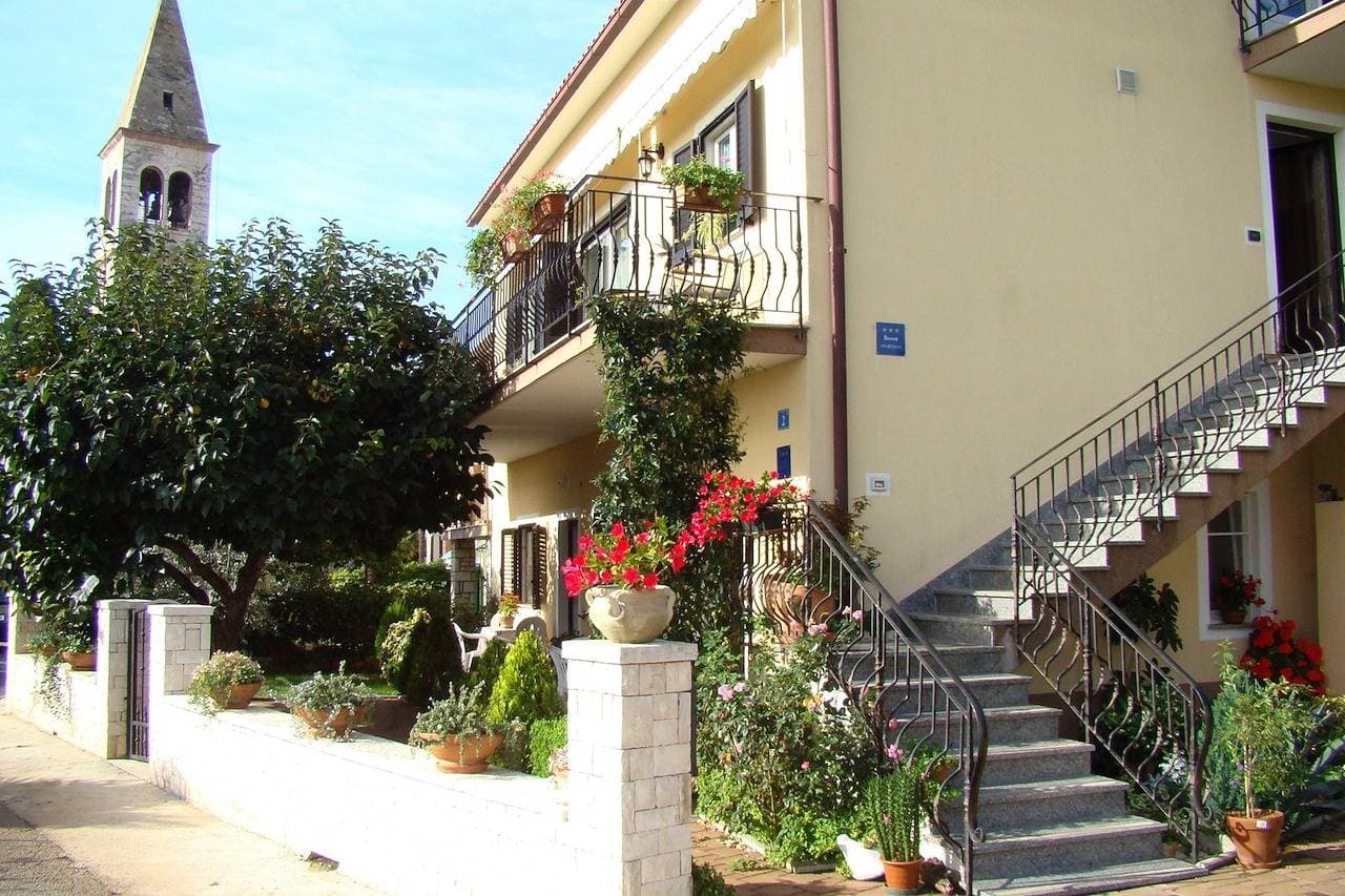 Erdgeschosswohnung Orzan I mit Terrasse in Strandnähe 1