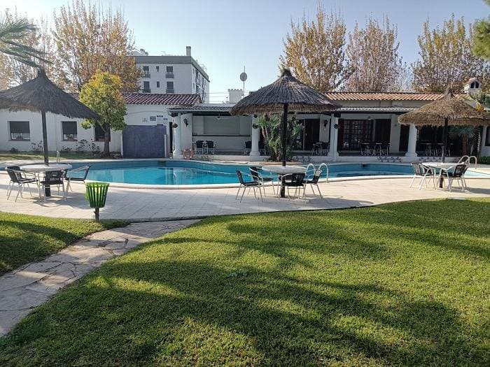 Foto 9 von 43: Ferienwohnung für 6 Personen mit Pool