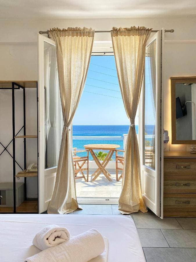 Agnadi Syros Beachfront Studios & Rooms 1