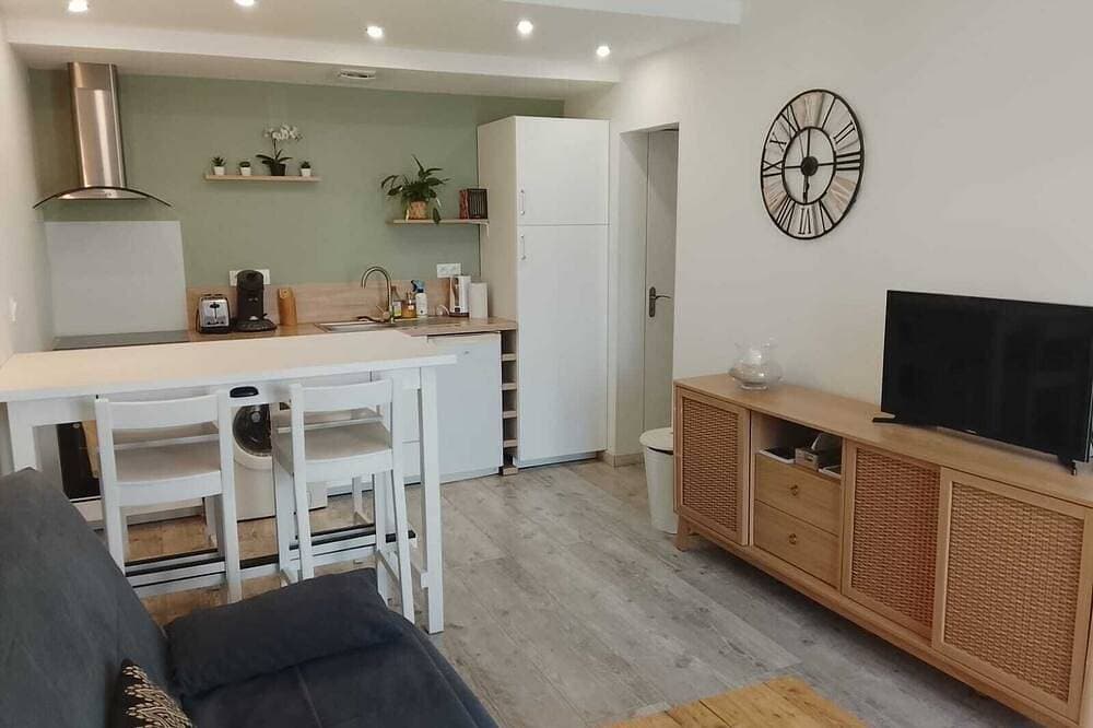 Foto 10 von 18: 2-Bedroom Apartment \"Nid Serein,\" with a garden, parking, everything within walking distance, near downtown, the harbor, and the beach