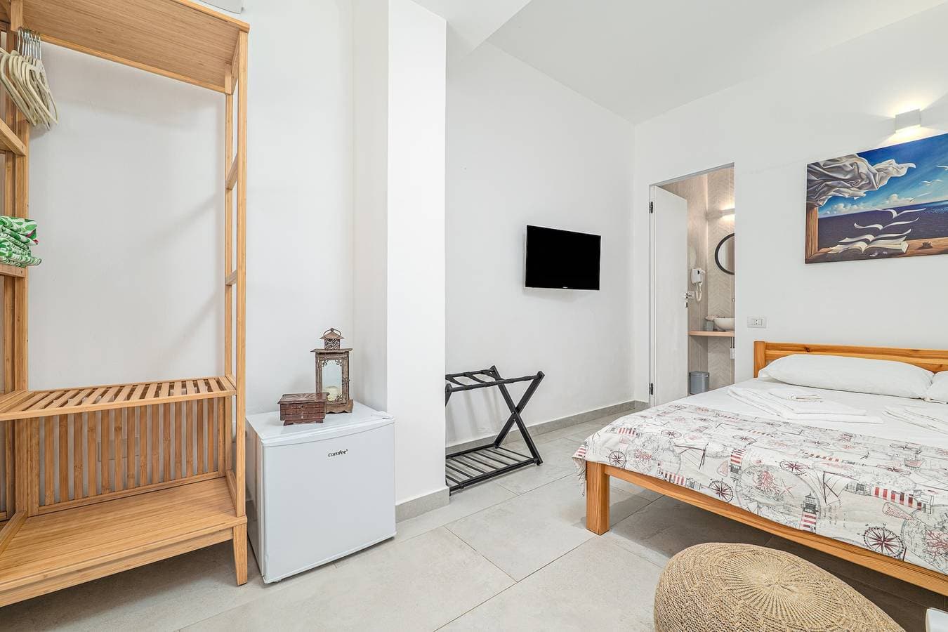 Foto 3 von 26: Appartement 'Ghjlgolu Suites - Zimmer Molara' mit WLAN und Klimaanlage