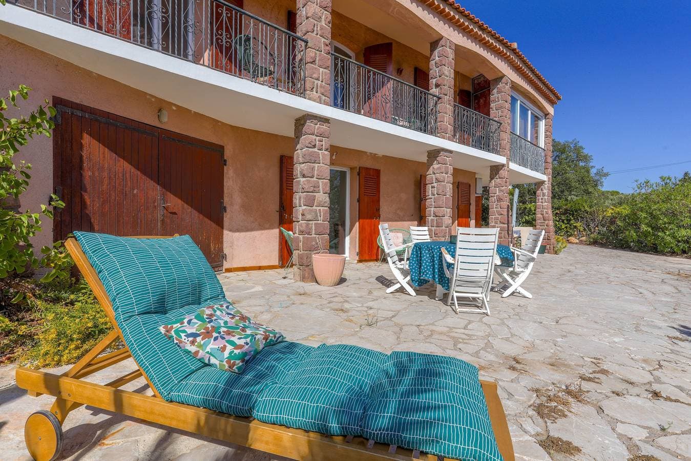 Foto 3 von 29: Villa mit Meerblick, WLAN und Klimaanlage