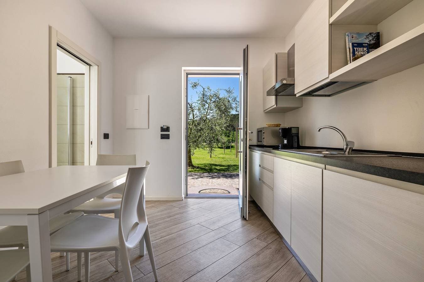 Foto 3 von 24: Studio „Monte Brento Gaggiolo 2“ mit Bergblick und privatem Garten