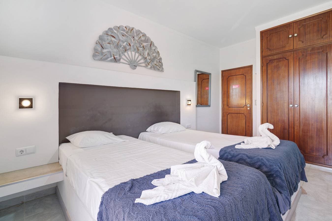 Foto 10 von 22: Zimmer 'South Side Guesthouse - Quarto E' mit Gemeinschaftspool, WLAN und Klimaanlage