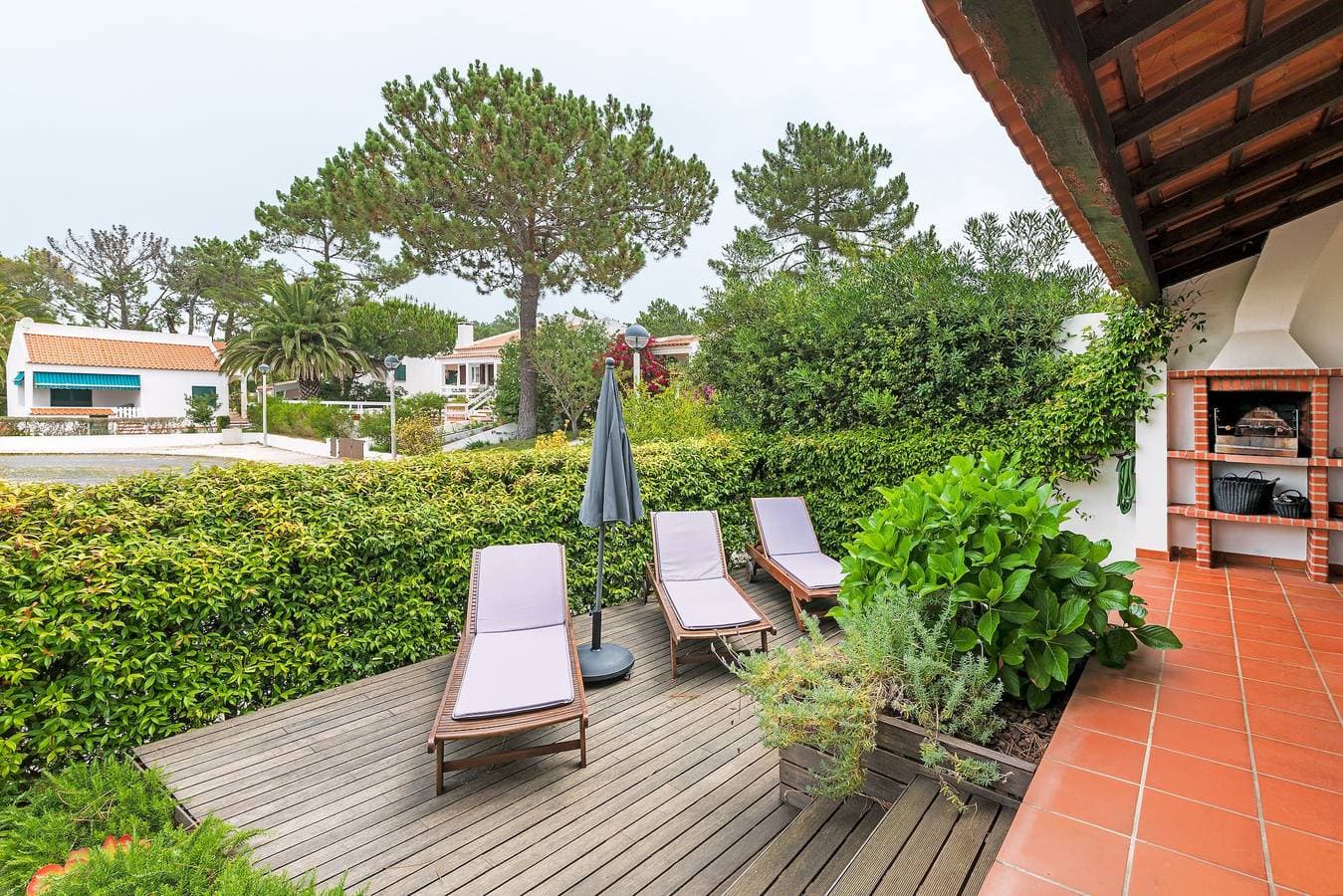 Foto 6 von 29: Villa 'Your Beachfront Escape Awaits' mit privater Terrasse, privatem Garten und WLAN