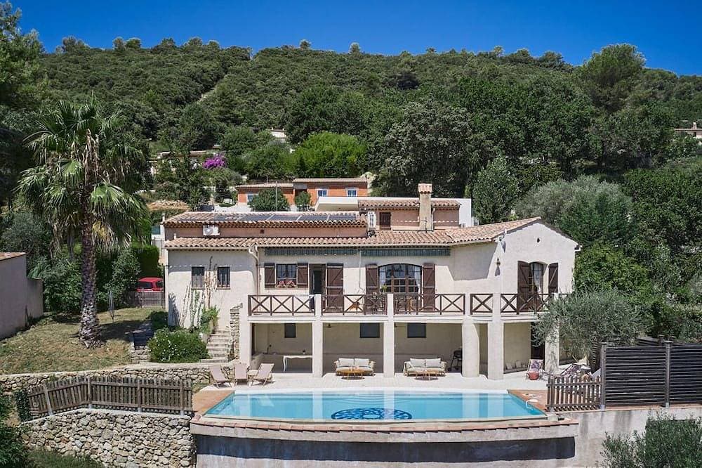 Schöne Familienvilla für 11 Personen mit privatem Pool in der Nähe von Grasse 1