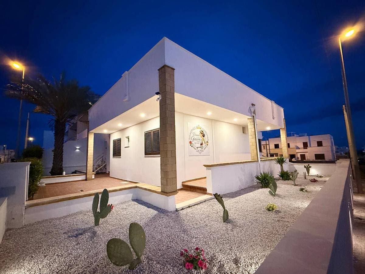 Donna Ginevra Rooms - A soli 300m dalla Spiaggia 1
