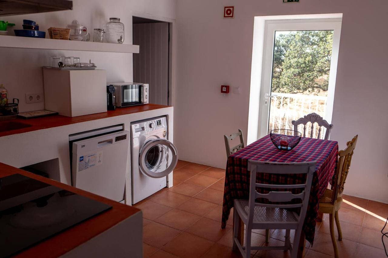 Foto 5 von 16: Two-Bedroom Apartment with Lake View