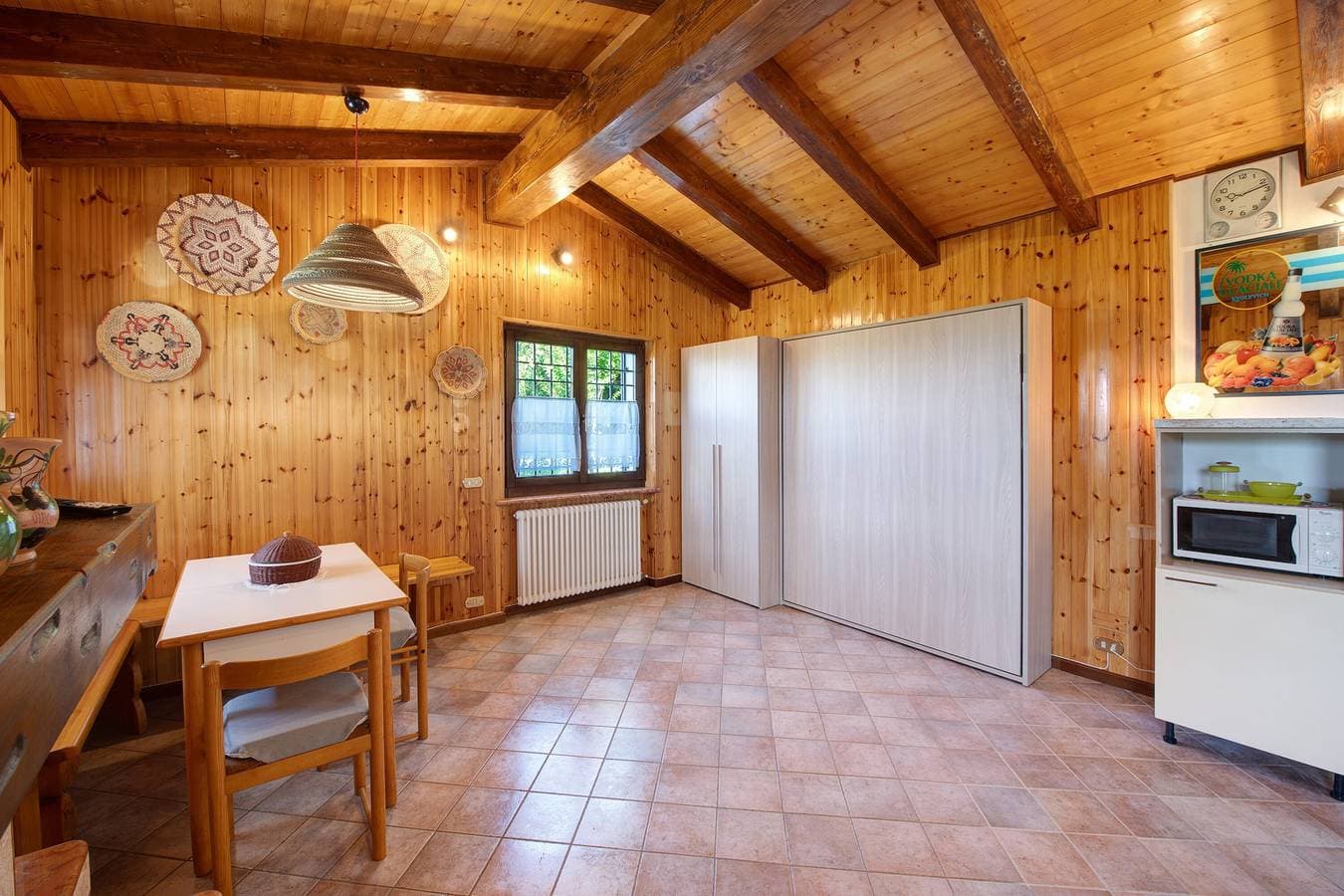 Foto 3 von 30: Ferienhaus 'Delle Delizie' mit Seeblick, privatem Garten und Klimaanlage
