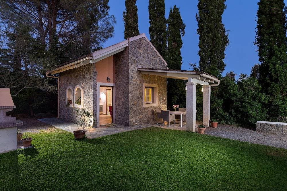 Foto 7 von 30: Cottage mit privatem Pool in Dassia 200 m vom Strand