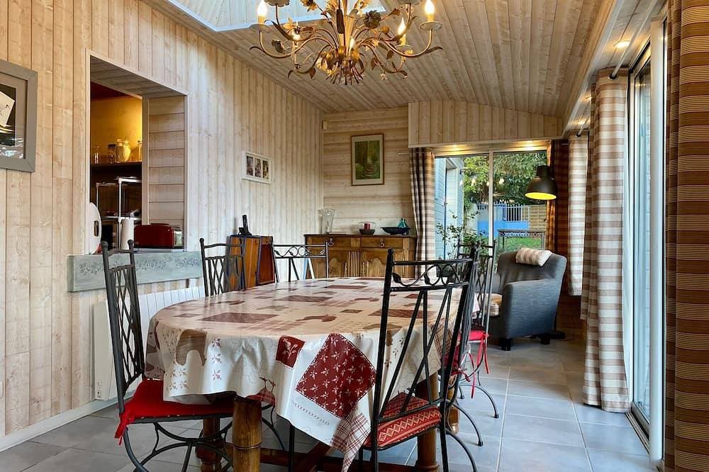 Foto 11 von 21: Ferienhaus am See mit eingezäuntem Garten, Kamin und WLAN in Joué-sur-Erdre