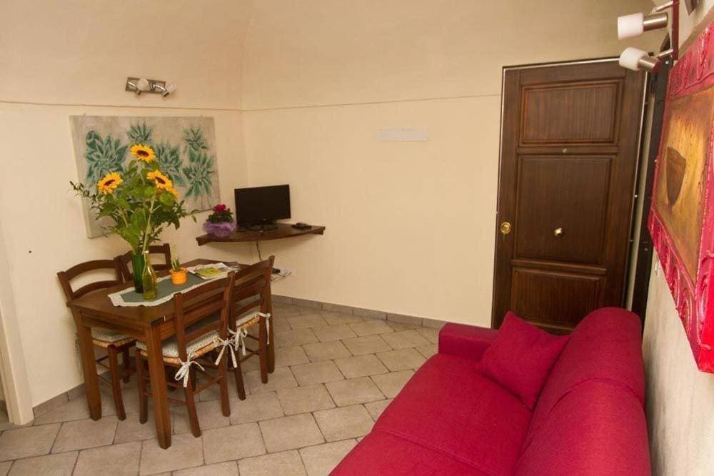 Foto 2 von 16: One-Bedroom Apartment with Terrace