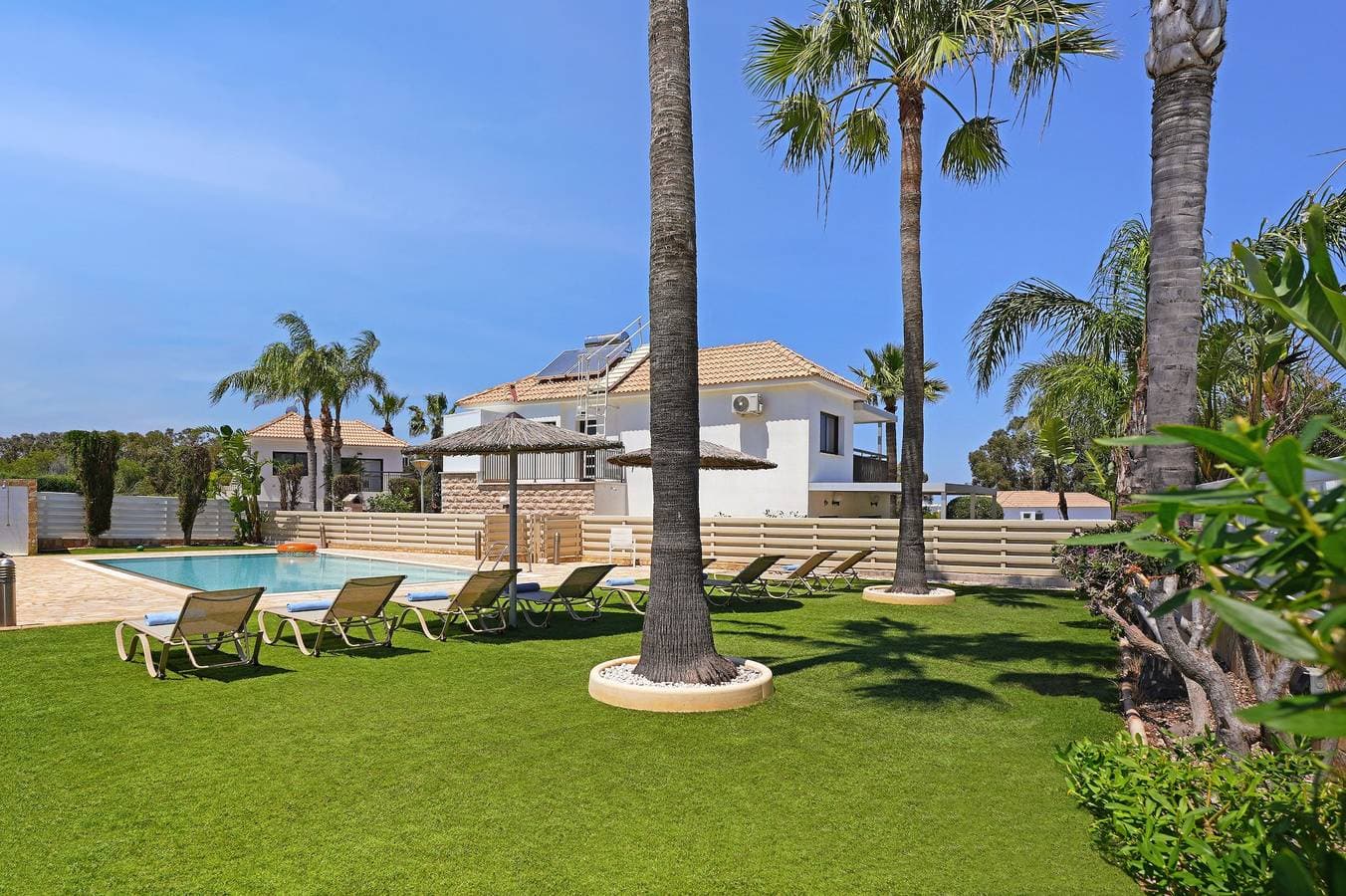 Foto 12 von 39: Villa für 8 Personen mit Garten