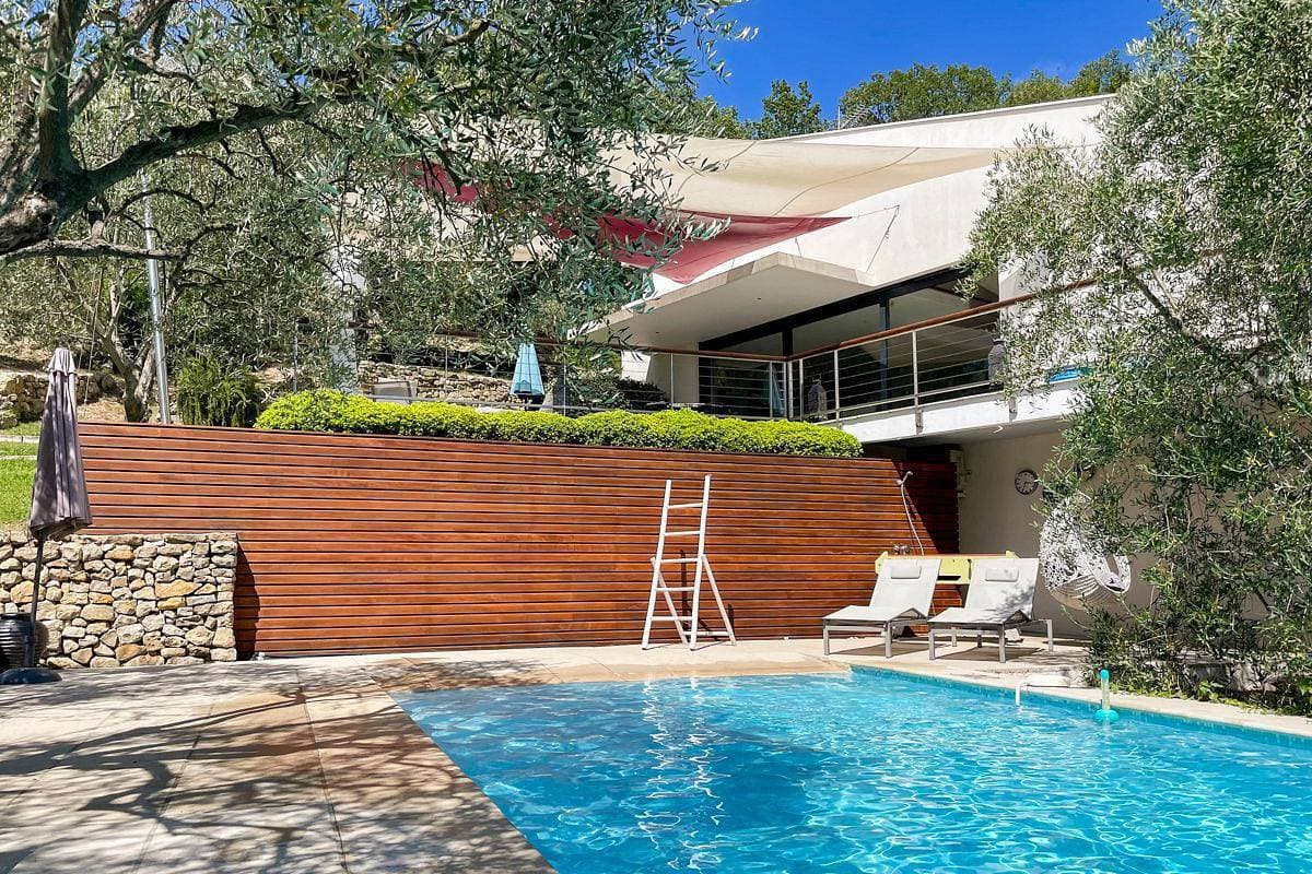 Villa 1