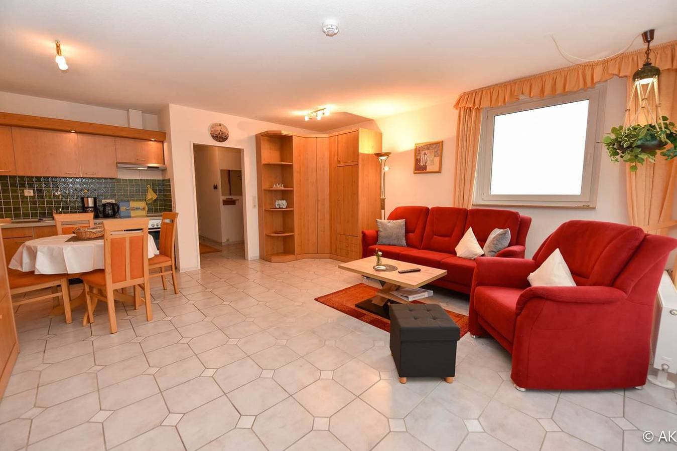Foto 4 von 24: Eckwohnung Haus Panorama mit direktem Seeblick zur Seeschifffahrtslinie.