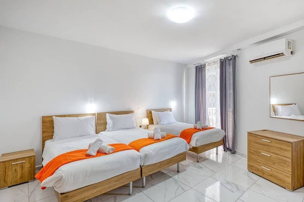 Foto 4 von 22: Seafront home, opposite beach w/WIFI & AC in Qawra