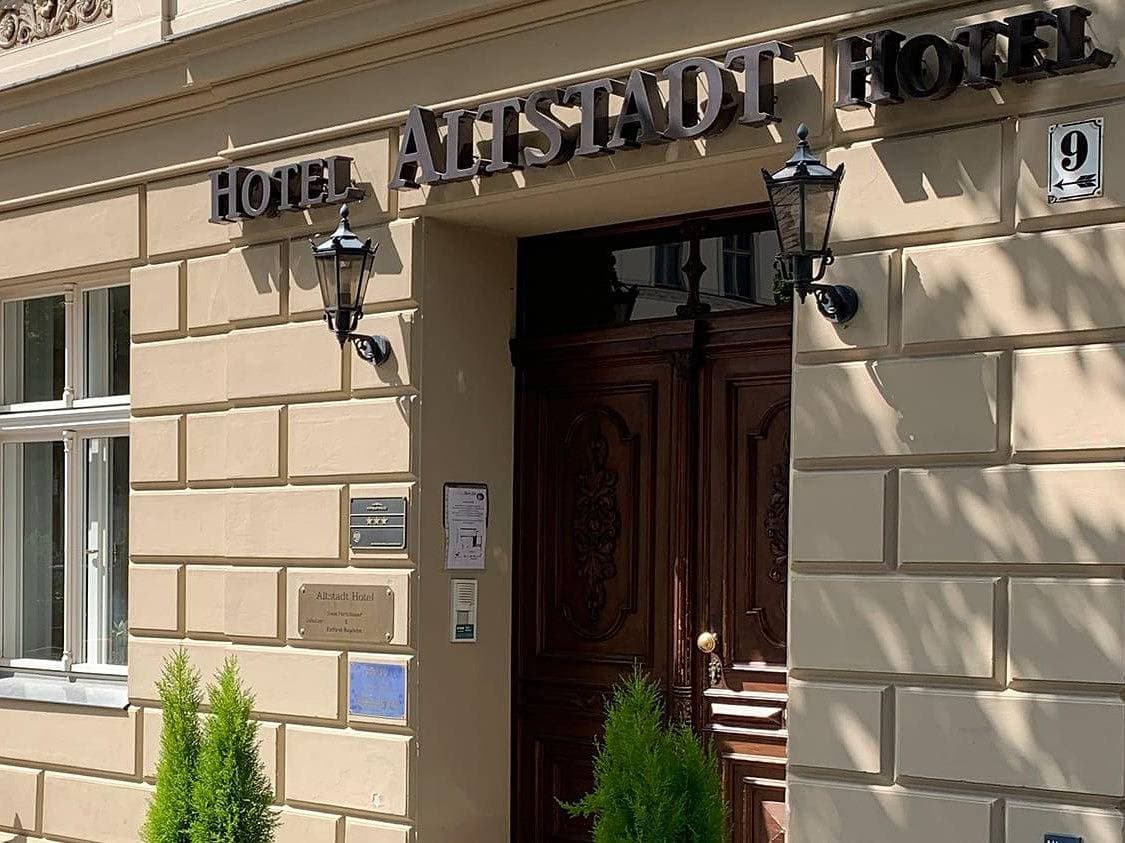 Foto 2 von 10: Altstadt Hotel - Doppelzimmer mit Dusche/Wc, inkl. Frühstück