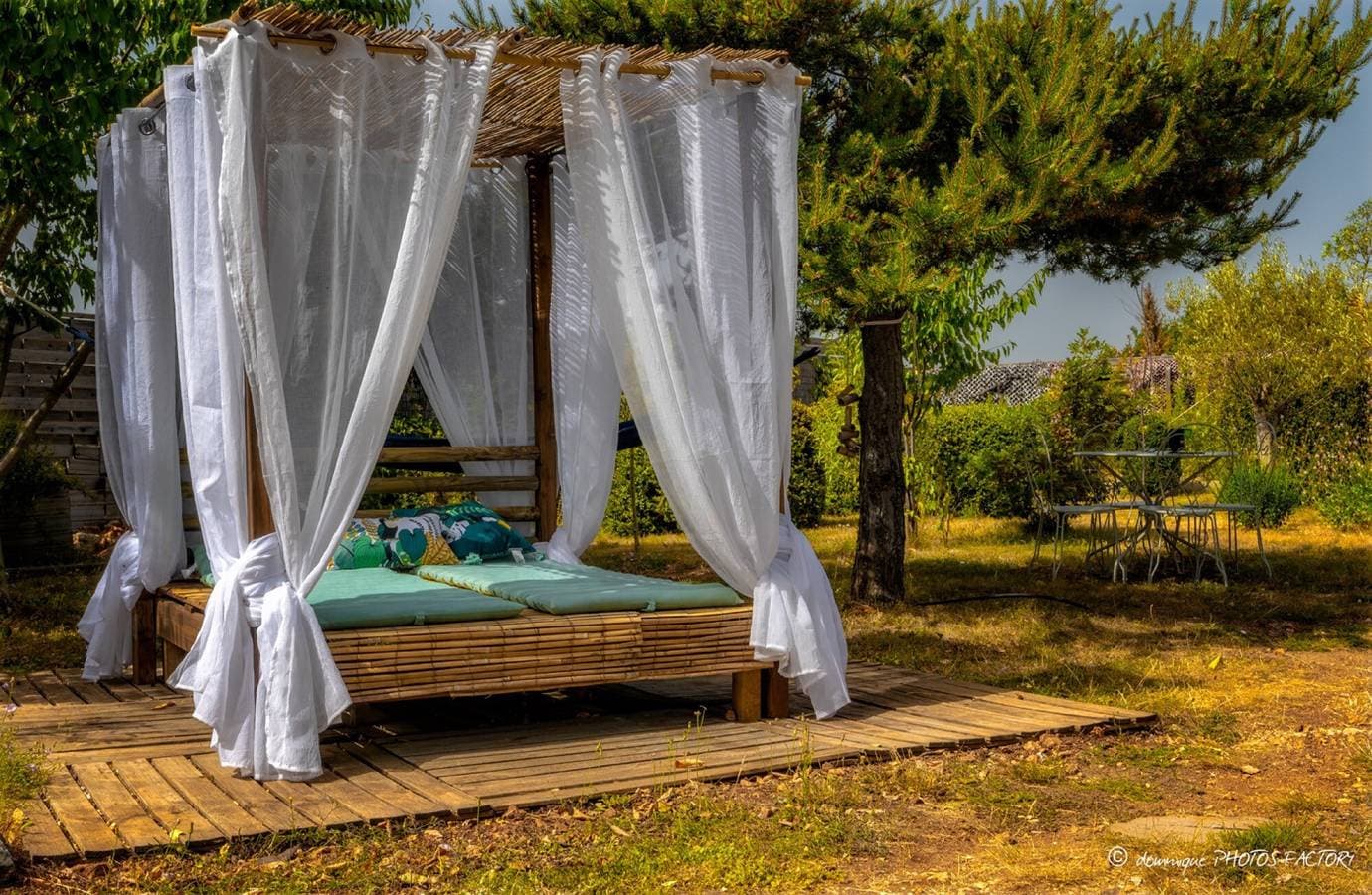 Foto 7 von 19: Gästezimmer „Toucan“ mit privater Terrasse, WLAN und Klimaanlage