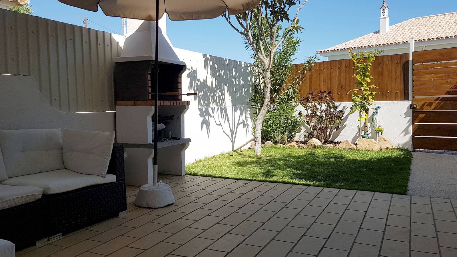 Foto 4 von 43: Magnific Studio with a cozy garden by Rentals in A
