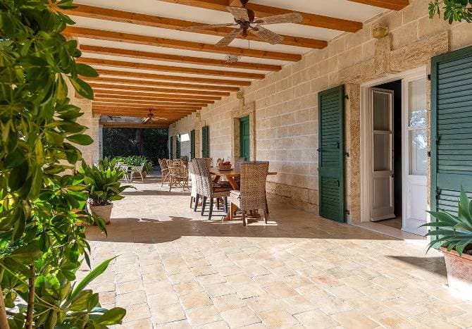 Foto 4 von 44: Villa am Meer mit Pool in Taranto