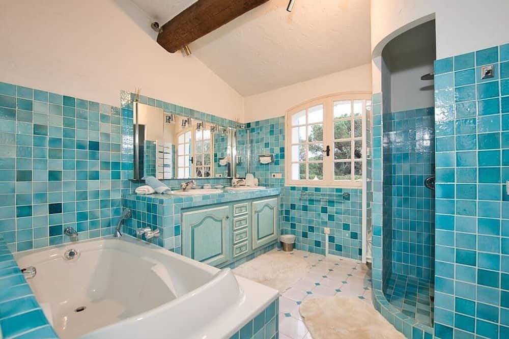 Foto 9 von 30: Villa with swimming pool walking distance from the beach