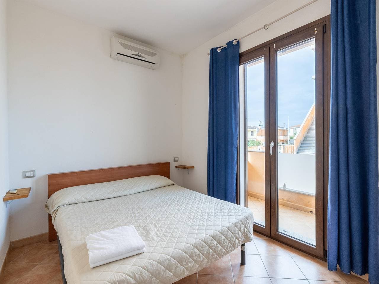 Foto 11 von 30: In einer Wohnung mit privater Terrasse und Klimaanlage