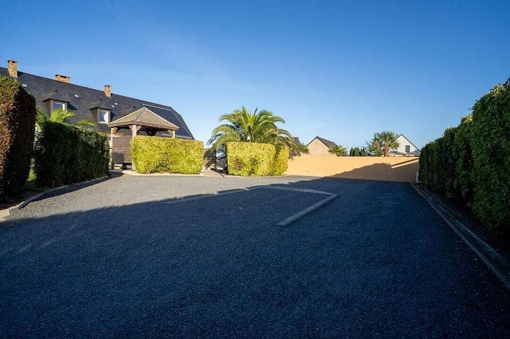 Foto 6 von 13: House facing the sea, with swimming pool and Spa Omaha Gites
