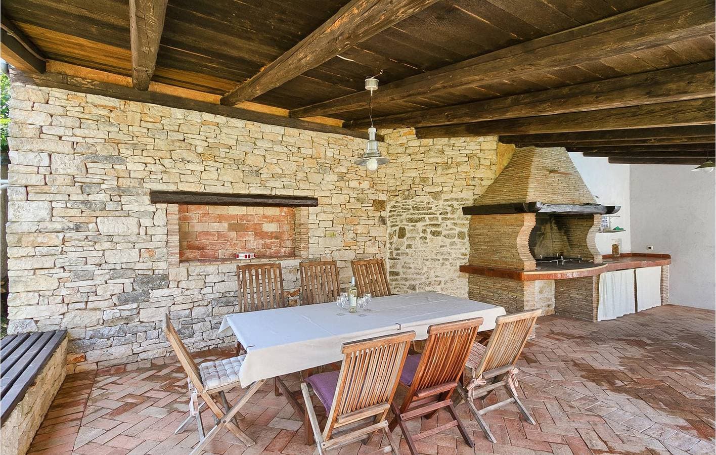 Foto 4 von 54: Schicke 150 m² große Wohnung mit Pool, WLAN und Parkplatz