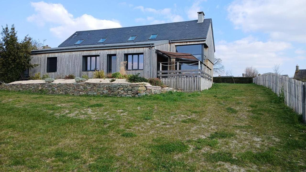 Foto 4 von 19: Three-Bedroom House