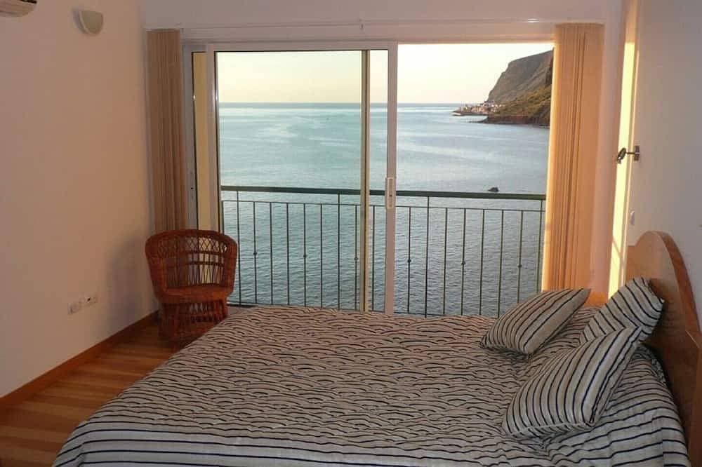 Foto 4 von 30: Villa mit 3 Schlafzimmern und Pool, Jardim do Mar, atemberaubende Aussicht