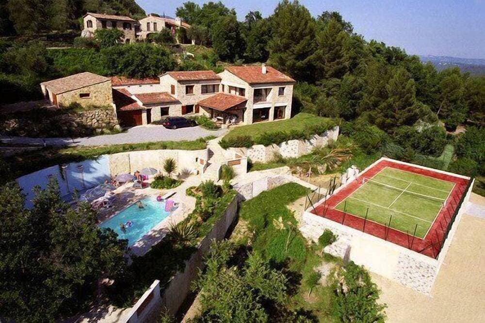Villa 220 m² Seeblick - Swimmingpool und privater Tennisplatz 1