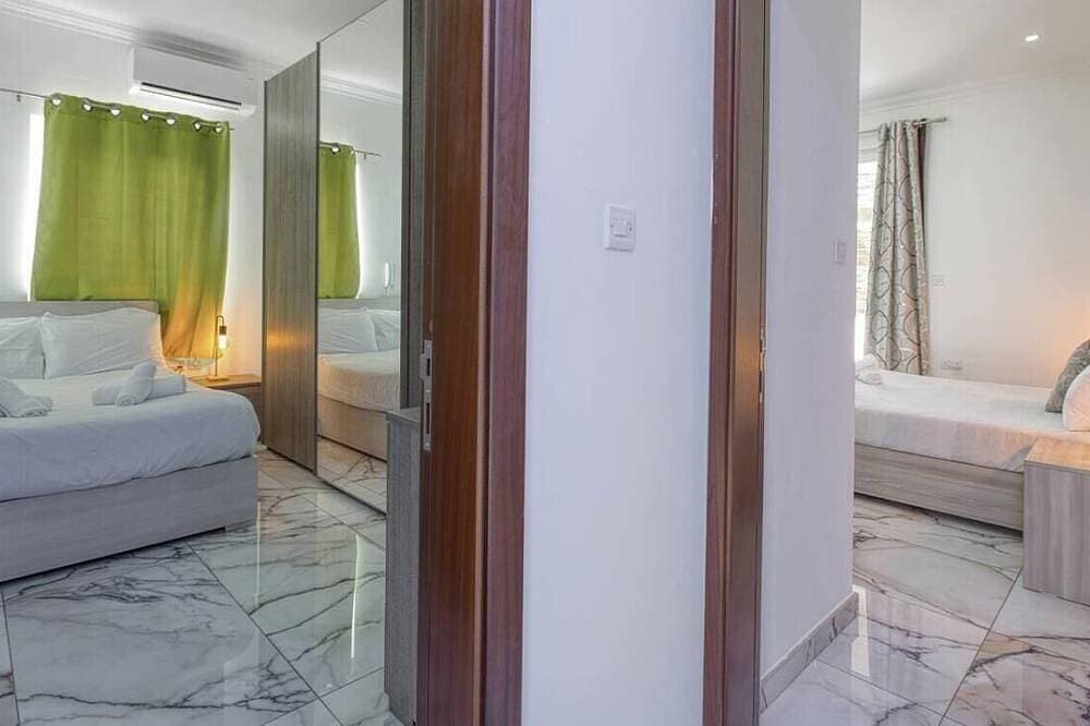 Foto 5 von 30: Central Sliema | 3Br home w/Terrace, Walk to Beach