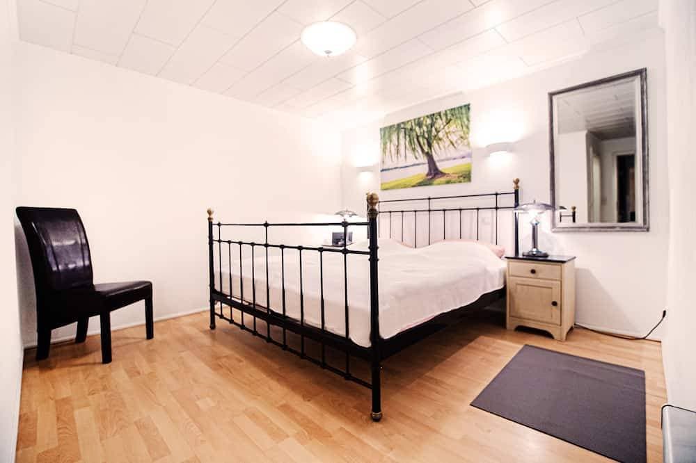 Foto 2 von 30: Traum Ferienhaus am Schweriner See ✓ Urlaub mit Hund & angeln am Privatstrand ✓