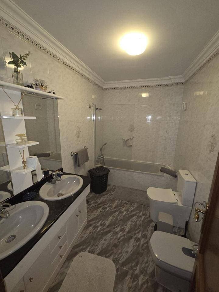 Foto 7 von 19: Three-Bedroom House