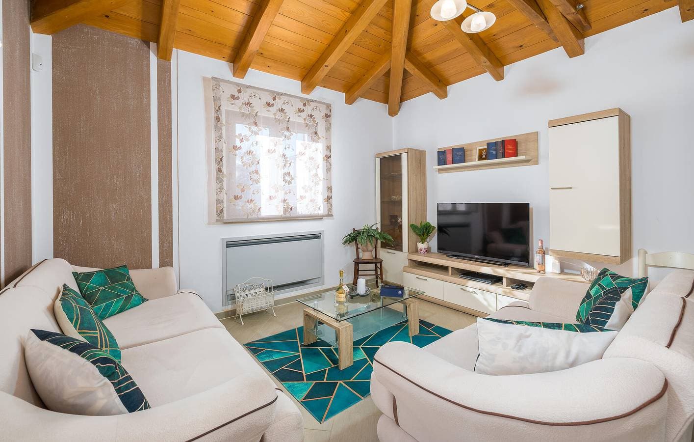 Foto 6 von 50: Geräumige 125 m² große Wohnung mit Pool, WLAN und Parkplatz