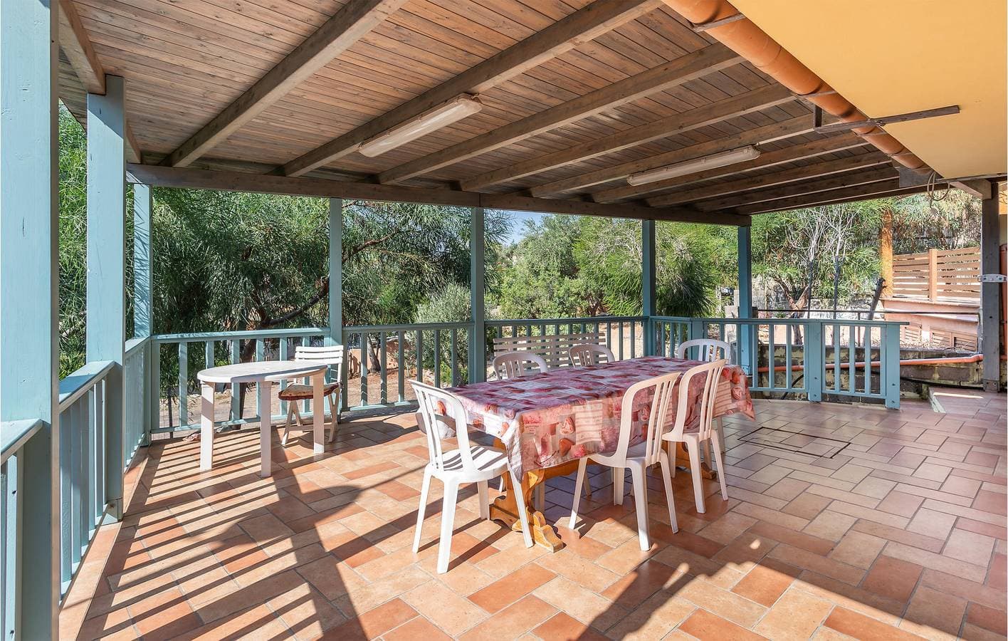 Foto 4 von 22: Appartement am Strand mit Pool und Parkplatz.
