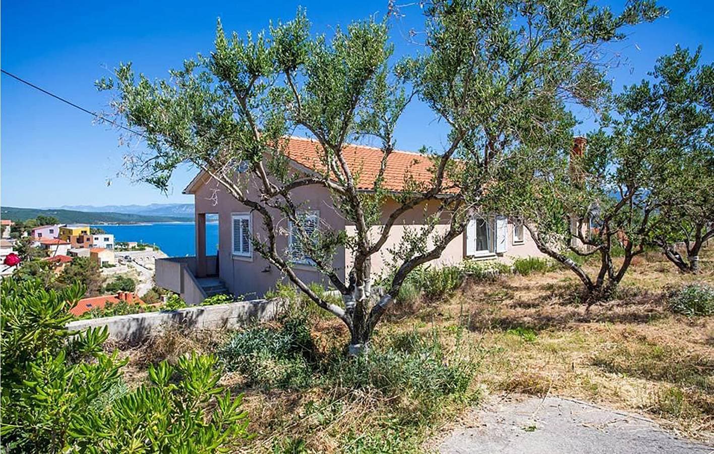 Gemütliche Ferienwohnung mit Terrasse, nur wenige Schritte vom ruhigen Strand und erstklassigen Annehmlichkeiten entfernt 1