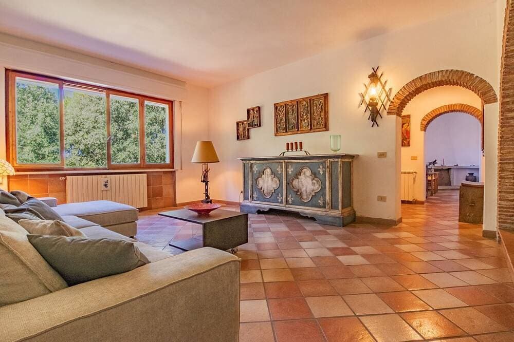 Foto 6 von 30: Spacious villa just a few steps from Paolina Beach.