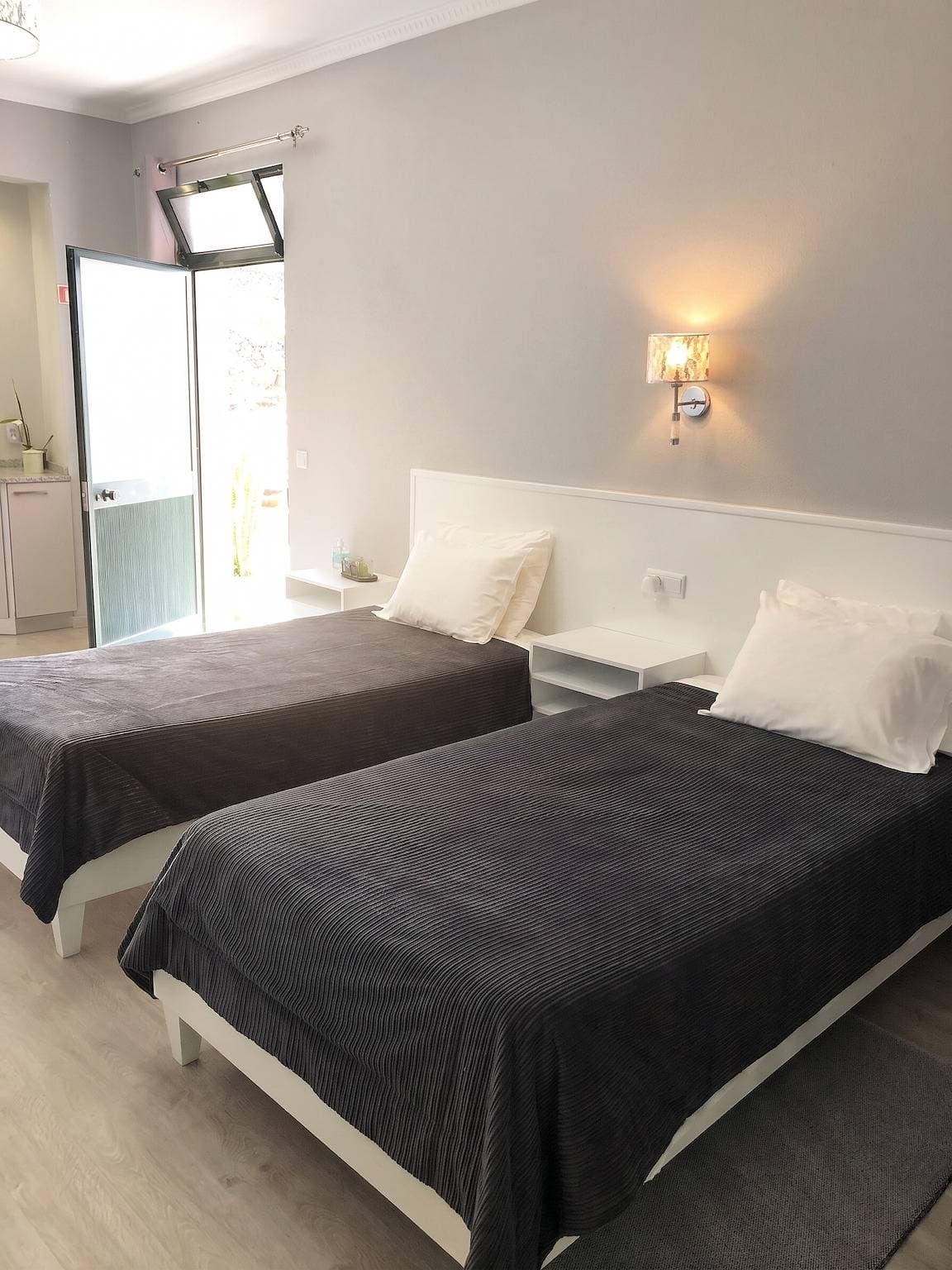 Foto 12 von 24: Angenehme Wohnung mit privatem Pool in Lombo Do Doutor - 50 m²