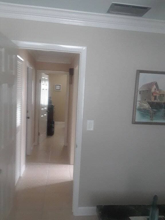 Foto 9 von 17: Clean affordable Vac. rental suite 2 miles to beach 3 priv, rms. Liv, Bed, Bath