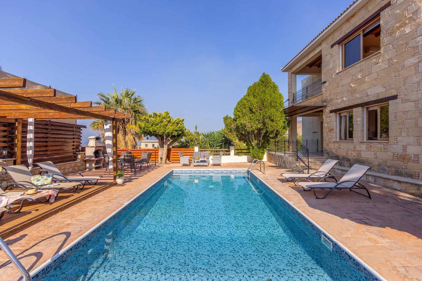 Villa 1