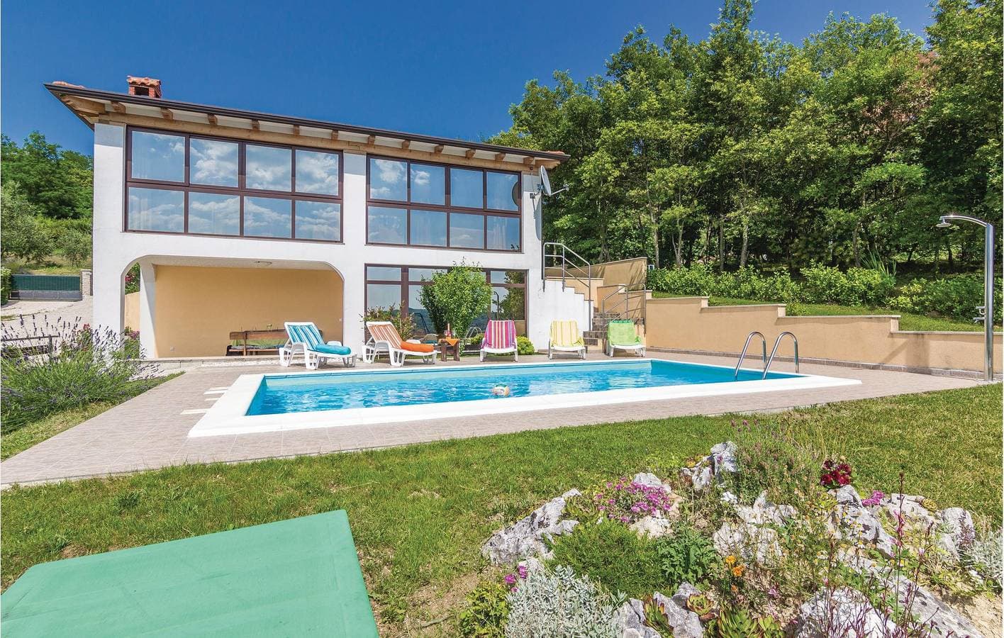Foto 5 von 48: Geräumige 150 m² große Wohnung mit Terrasse und WLAN in der Nähe des Stadtzentrums von Karojba