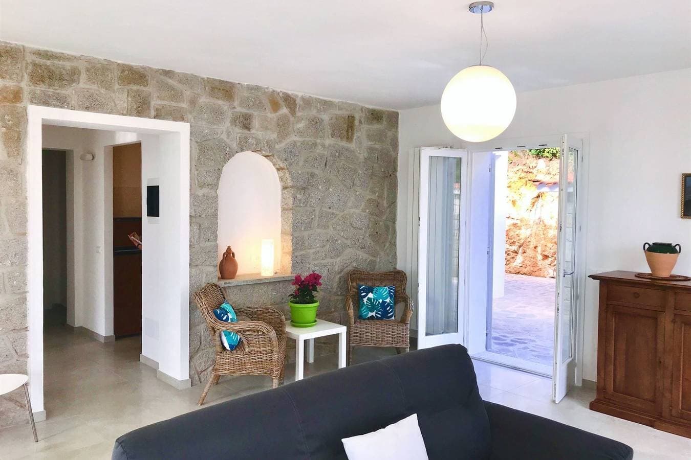 Foto 8 von 42: Villa für 6 Personen mit Garten