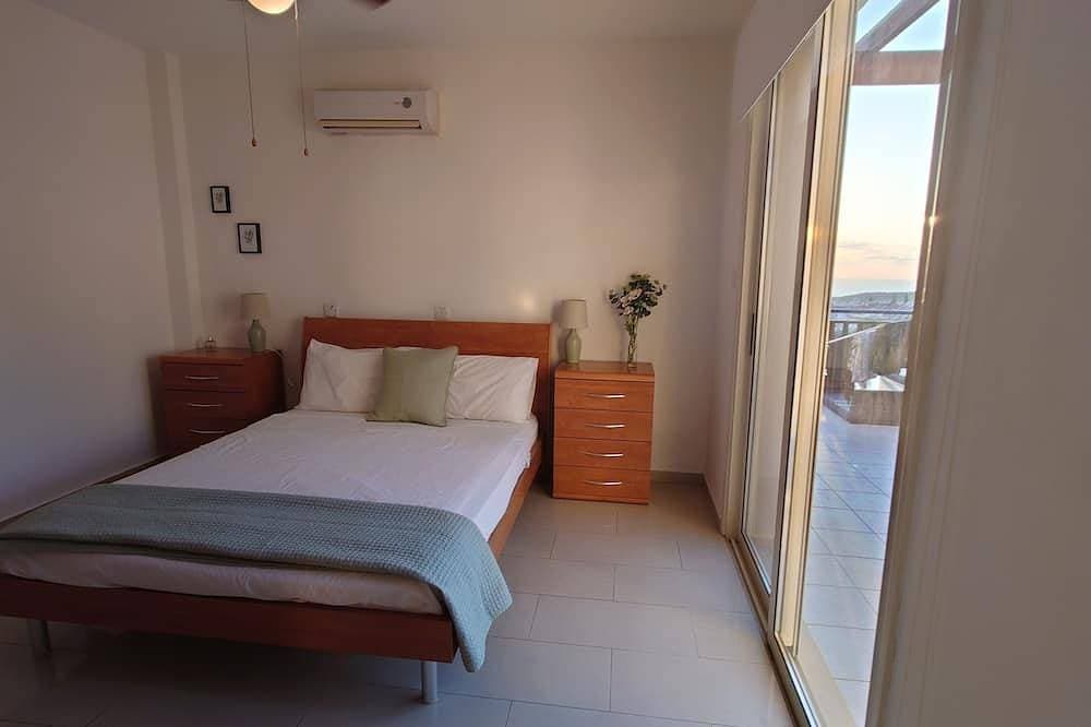 Foto 2 von 13: Fantastic Sea View Apartment With Large Balcony