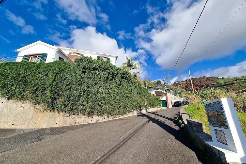 Foto 4 von 30: Ladeira Haus mit eigenem Pool | Luxuriöses | Kostenloses WIFI | in Calheta