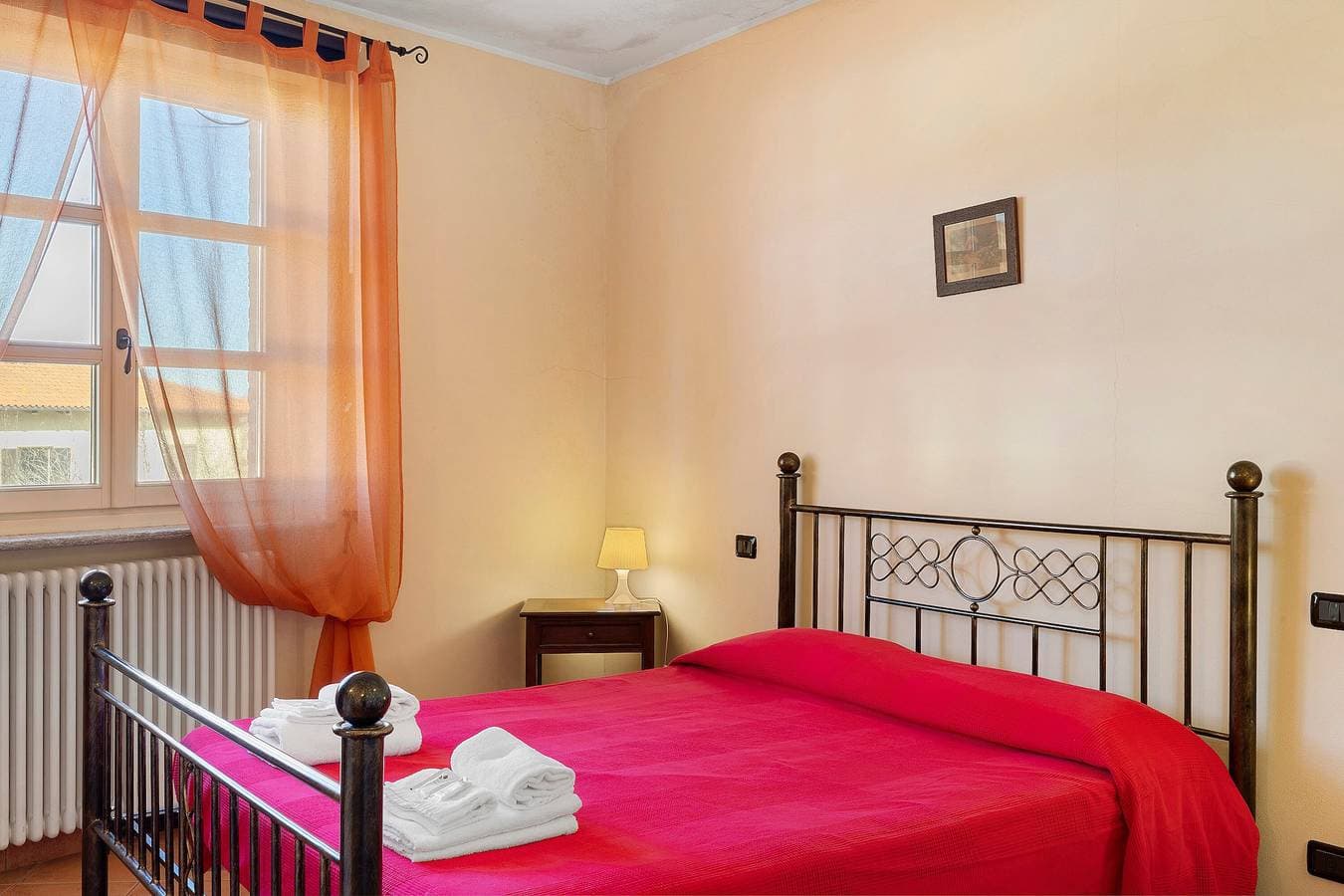 Foto 6 von 39: Zimmer 'Lepre' mit Bergblick, Gemeinschaftspool und WLAN