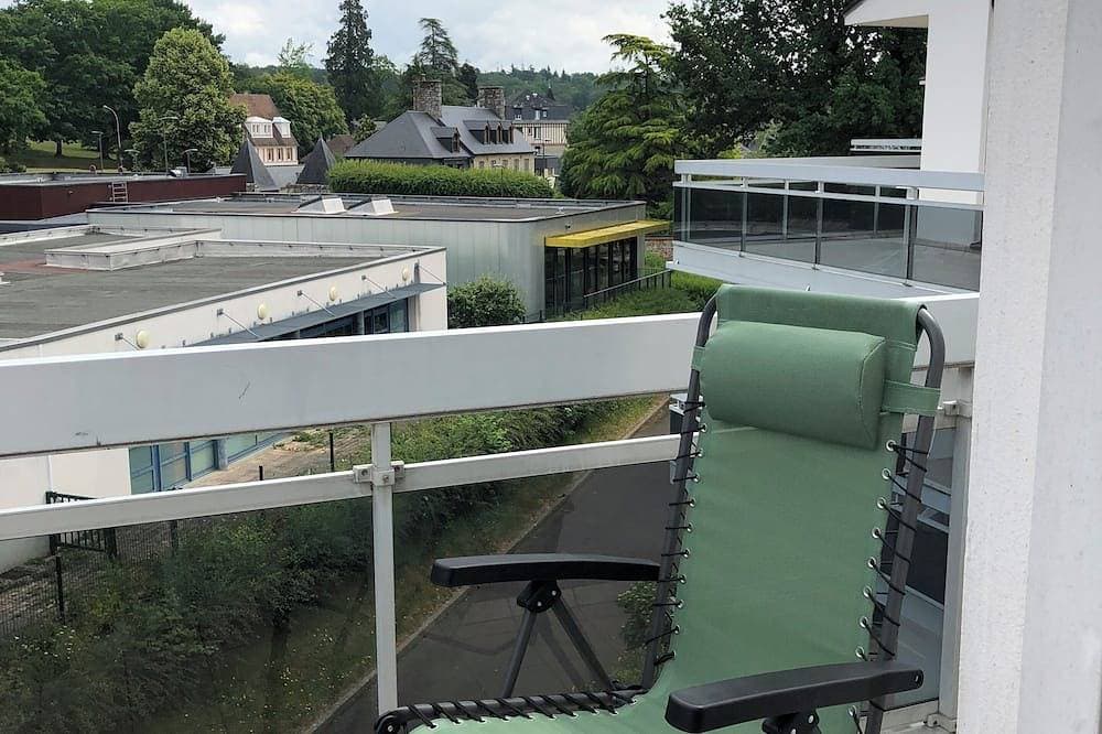 Foto 12 von 12: T1 33m very bright, elevator, balcony, private parking, close to shops