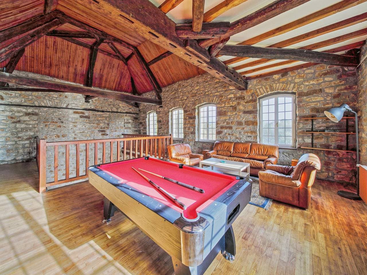 Foto 7 von 40: Großzügiges Anwesen für 20 mit Pool und Garten